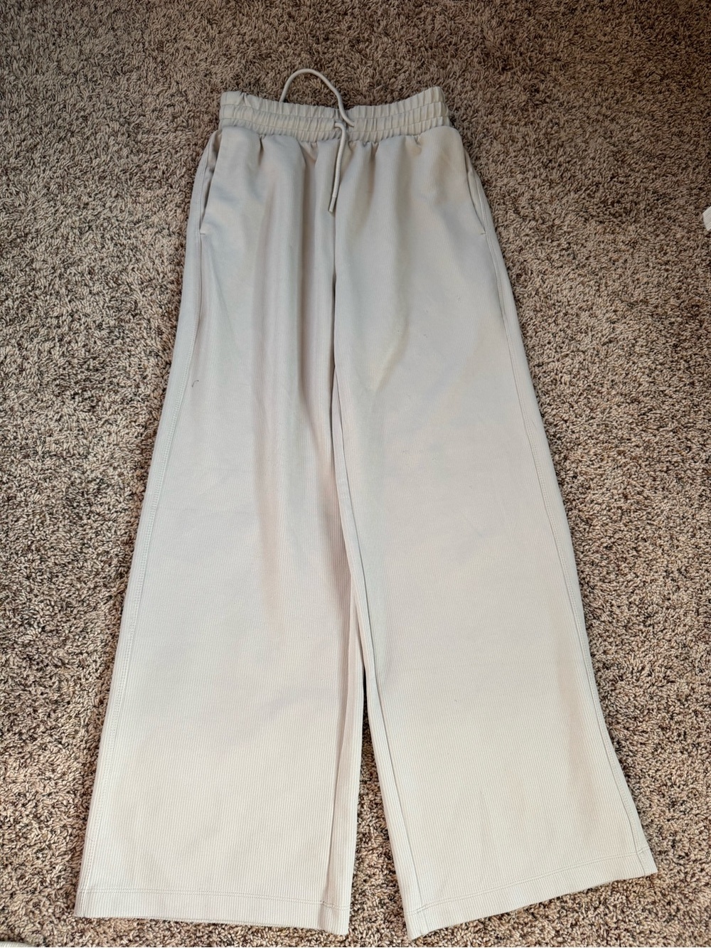 Cropped Ribbed Half-Zip Sweatshirt in Light Taupe - Picture 7 of 8